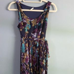 Floral sleeveless Pink Blush maternity dress with pleated skirt